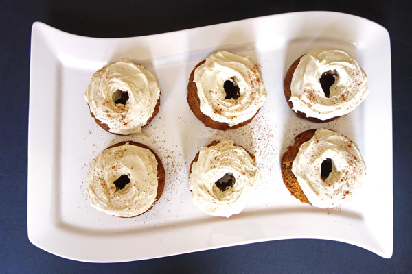 Plate-of-SP-Bundt-Cakes