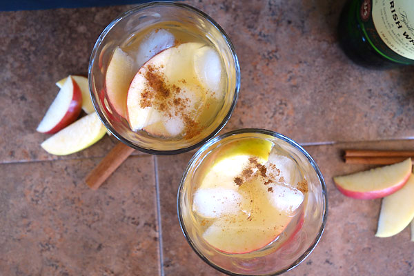 Top-View-of-Apple-Cocktail