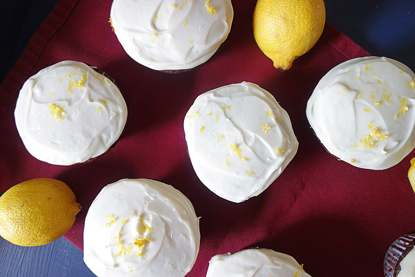 Gingerbreak-Cupcakes-and-